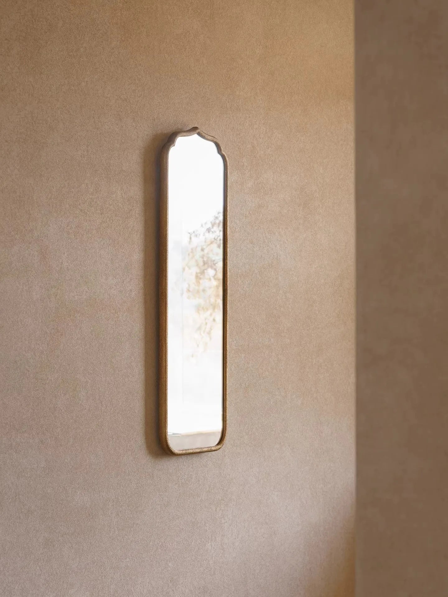 Luxury-Style Hotel Decoration Bathroom Wall-Mounted Mirror Creative Art Design Metal Narrow Frame High-Definition Vanity Mirror